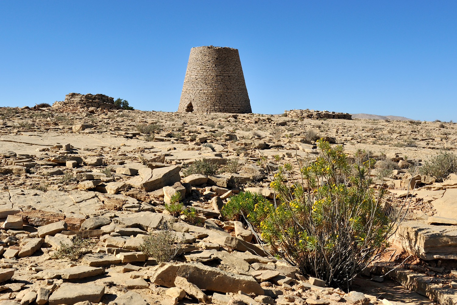 Burj (Gravetower) on the way to Wadi Fins